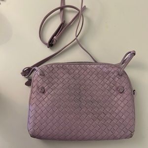 AUTHENTIC Bottega Veneta Intrecciato Nappa Leather Messenger Crossbody Bag